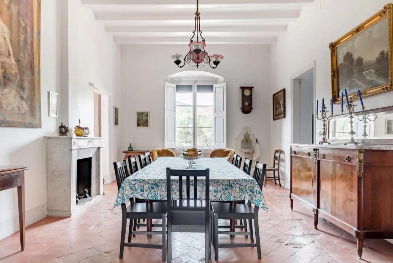 Can Rovira - Stunning Neoclassical Mansion, Just 20 Min Drive From Barcelona City Center, Ideal For Groups And Families Alella Eksteriør bilde