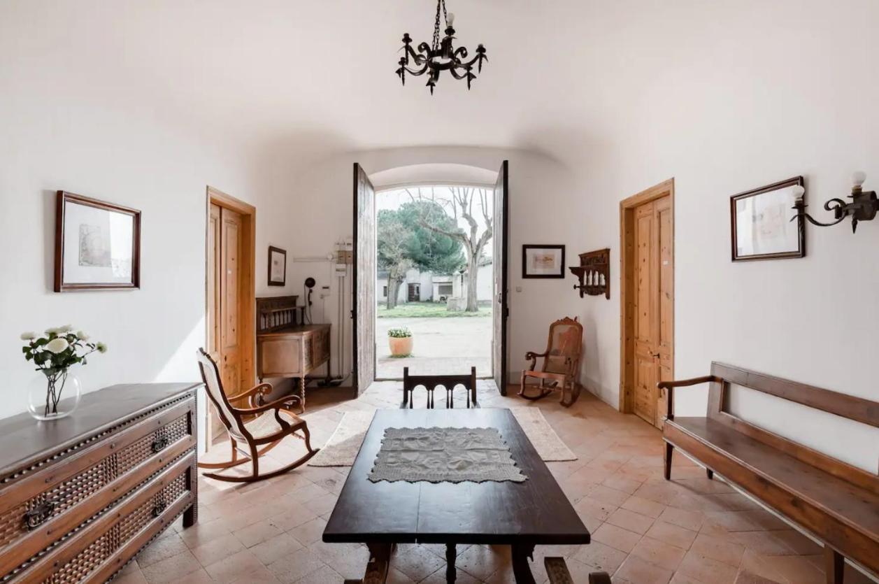 Can Rovira - Stunning Neoclassical Mansion, Just 20 Min Drive From Barcelona City Center, Ideal For Groups And Families Alella Eksteriør bilde