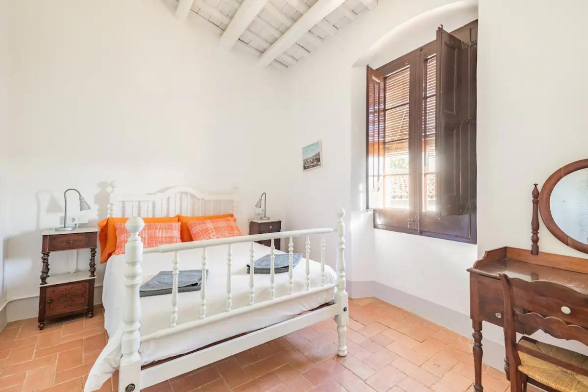 Can Rovira - Stunning Neoclassical Mansion, Just 20 Min Drive From Barcelona City Center, Ideal For Groups And Families Alella Eksteriør bilde
